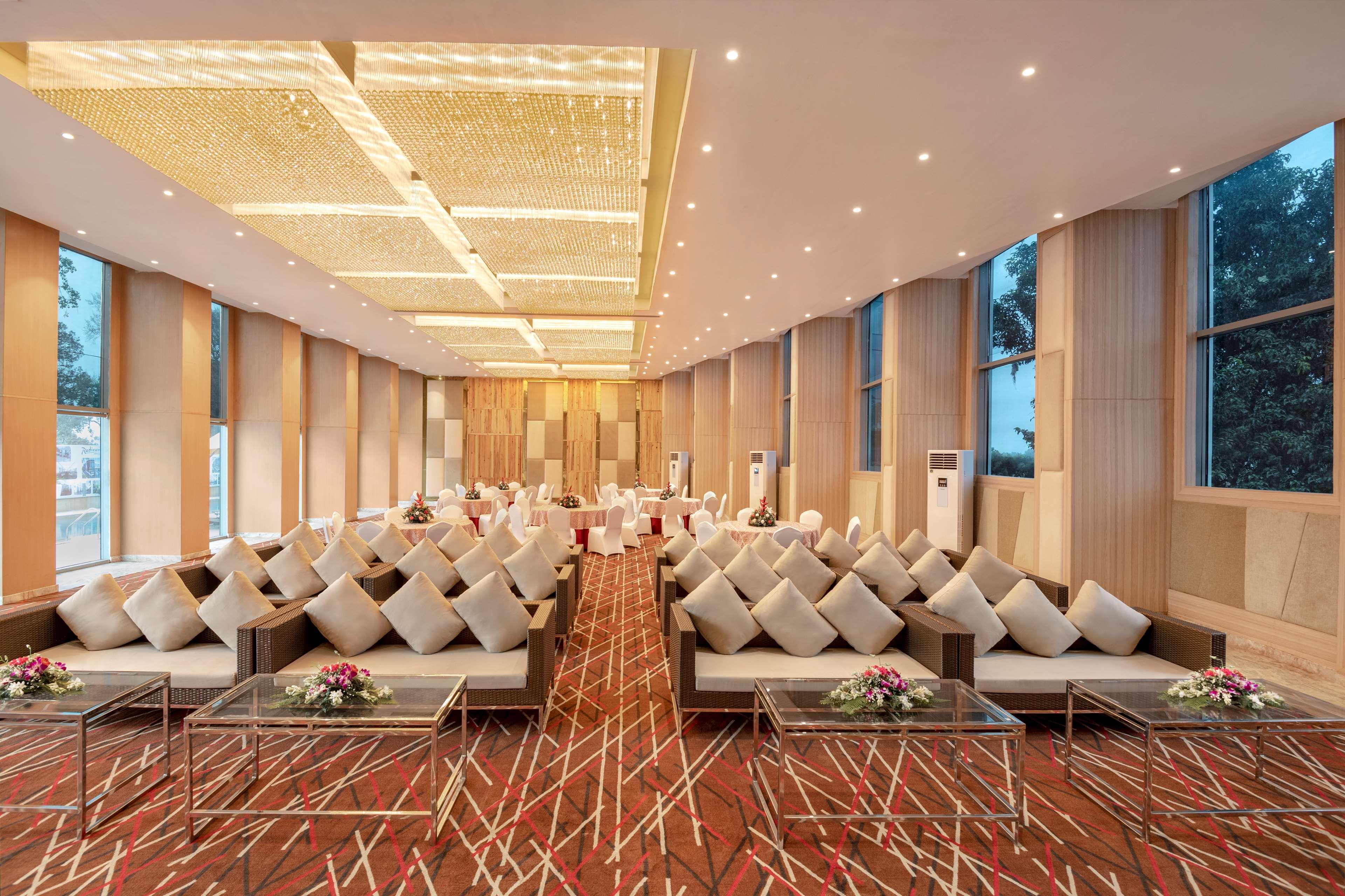 Radisson Hotel Bareilly Airport Dış mekan fotoğraf