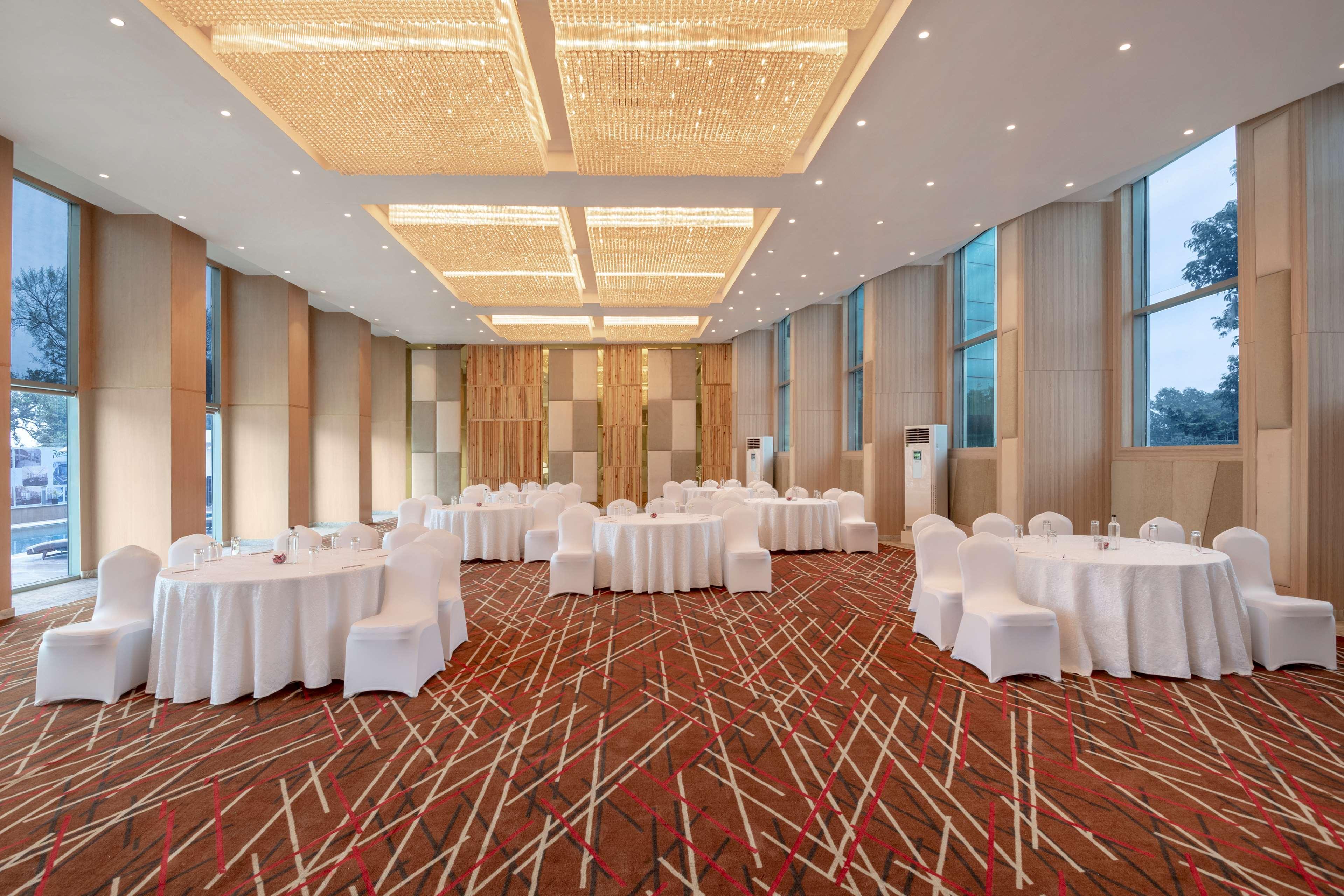 Radisson Hotel Bareilly Airport Dış mekan fotoğraf