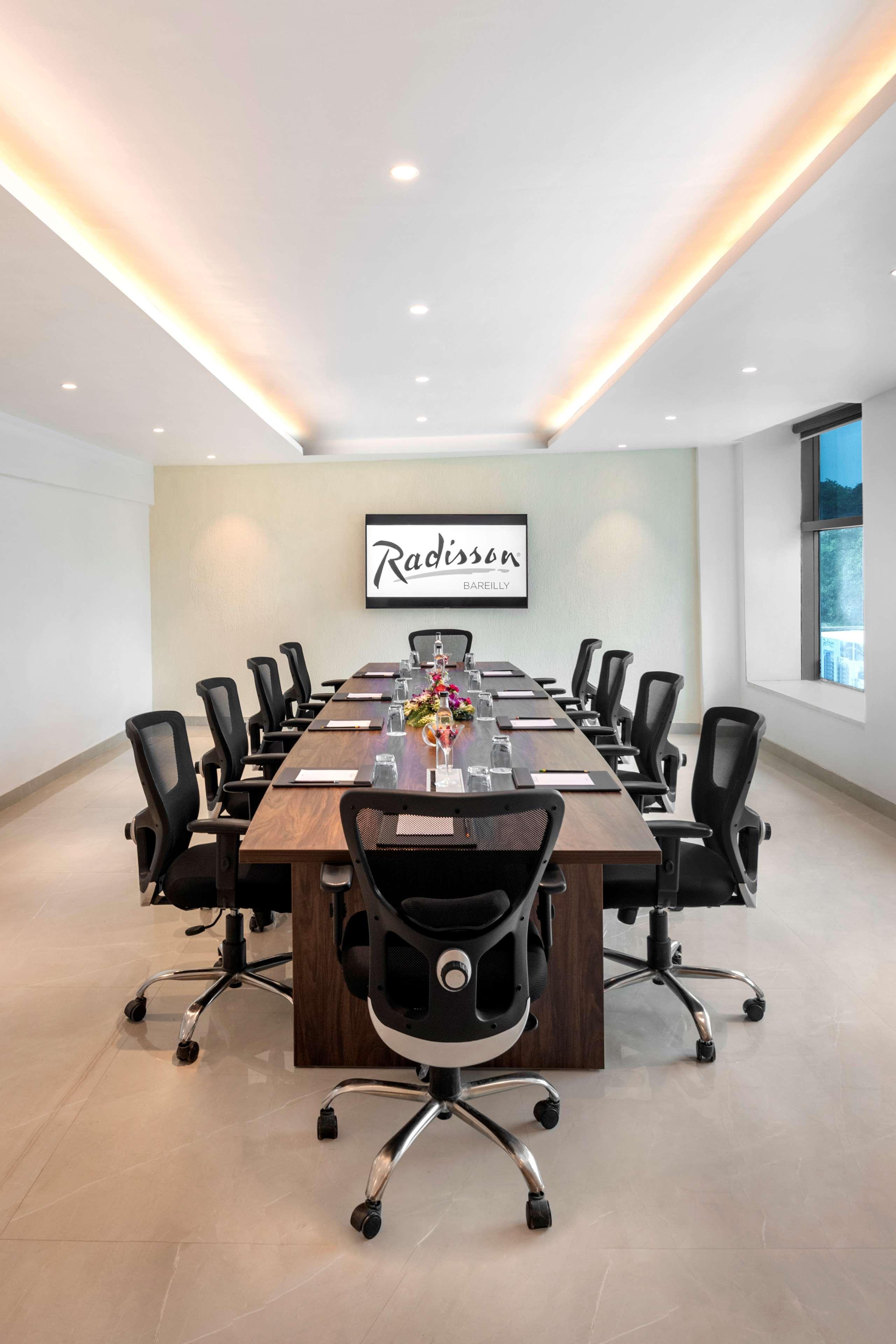Radisson Hotel Bareilly Airport Dış mekan fotoğraf